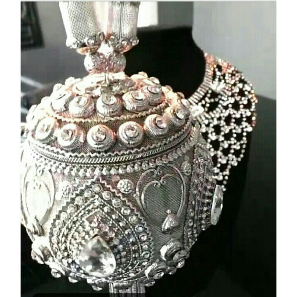New Crystal Handbag (DELETING LAST CHANCE) - Picture 6 of 8